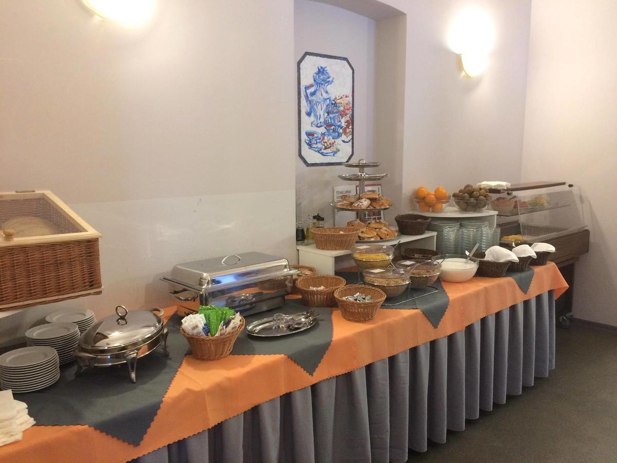 扬斯凯拉兹涅 Reva酒店 外观 照片